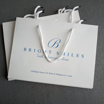 Alta qualidade personalizado logotipo impresso Arte sacos de presente de papel artesanal de papel papel papel sacos de compras