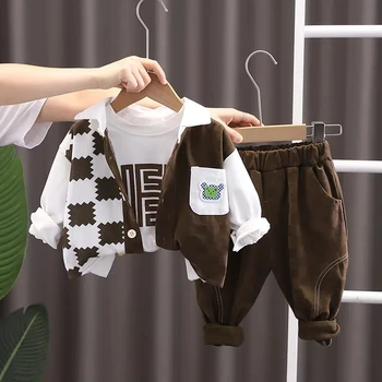 1-5 anos, em 2022, outono novo padrão de moda bebê terno Infantil meninos de manga comprida listrada de três peças de algodão para crianças de esportes terno