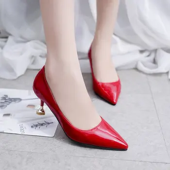 f54Big Tamanho de sapatos femininos 2020 concisa rebanho saltos altos mulheres bombas de bico vermelho clássico cinza senhoras sapatos de casamento office